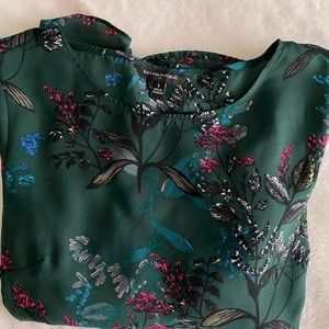 Banana republic green floral blouse